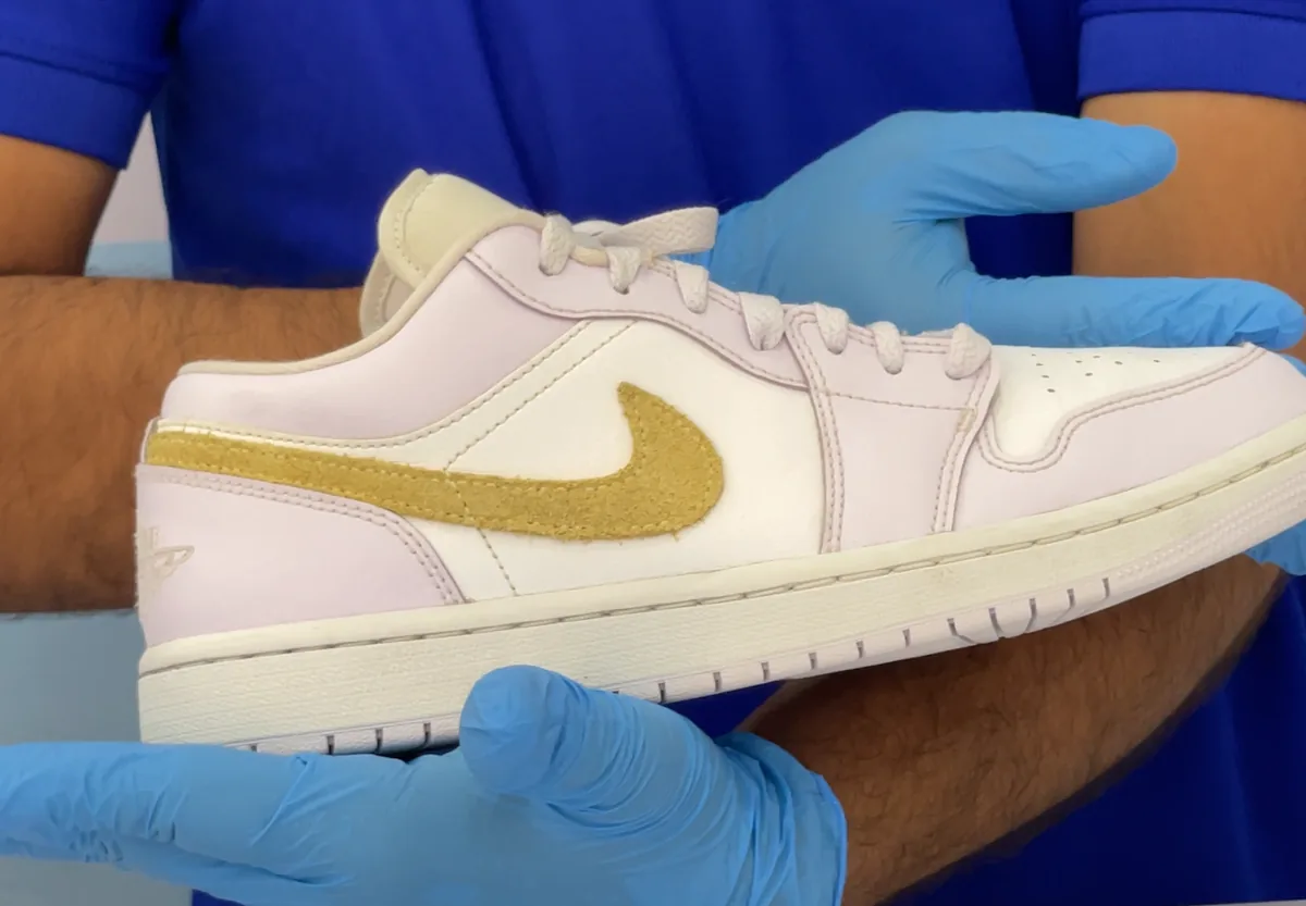 The same nike air jordan 1 low sneaker after Wash4You cleaning